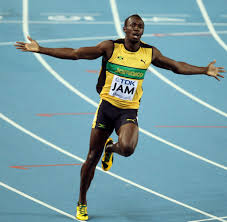 Usain bolt has revealed he and partner kasi bennett have welcomed twins to the world.the world's fastest man took to instagram on father's day to uplo. Auszeit Usain Bolt Dem Amateur Kann Nur Sein Nabel Helfen Welt
