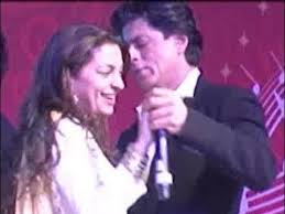 Born on 13th november, 1967 in ludhiana, punjab. Shahrukh Khan Juhi Chawla S Candid Moment Youtube