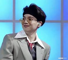 Sign up to get tweets about the topics you follow in your home timeline. ë¨ì¤ì ì°ì¸ On Twitter Goodmorning To Bangbangcon Undercut Old School Min Yoongi Only Mtvhottest Bts Bts Twt In 2021 Suga Min Yoongi Suga Gif