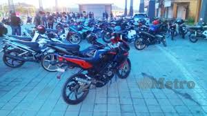 Lebih kurang 15 menit setelah matahari terbit. Jauhnya Mung Mari Berlumba