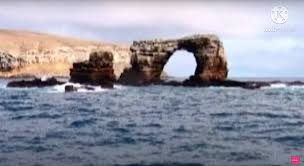 The steady march of time has caused darwin's arch—an iconic rock formation in the galápagos islands—to collapse. Ggmzxu B40ikhm