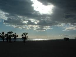 Resultat d'imatges de tardor a la platja