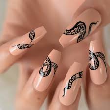 Te traeré un tutorial muy prontito, estáte pendiente. Unas Largas De Ataud En Espiral Serpiente Negra Unas Postizas Diseno De Moda Extension De Color Nude Melocoton Ballet Nep A Anvas Info
