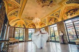 12 Of The Most Unique Wedding Venues In Chicago Il Get Prices Chicago Wedding Venues Illinois Wedding Venues Wedding Venues Ontario