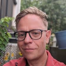 Robert Fritzsche's Instagram, Twitter & Facebook