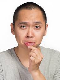 Este o boală autoimună, ceea ce înseamnă că o dereglare a sistemului imunitar, care în mod normal are rolul de a asigura protecție organismului, nu mai face diferența între celulele străine și cele proprii. Aftele Bucale Ulcerele Bucale