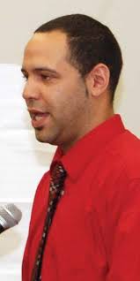 Lawrence Honra a sus Héroes