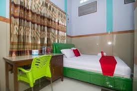 Find here bojonegoro location on indonesia map also know interesting facts about the city. A Hotel Com Reddoorz Syariah Near Alun Alun Bojonegoro Guest House Bojonegoro Indonesia Price Reviews Booking Contact