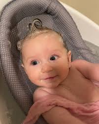 6 lovely months with our nina bean and we couldn't be more in love. Our  happy little nugget is always smiling and is constantly