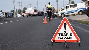 Manisa valisi yaşar karadeniz, soma'da meydana gelen trafik kazasında yaralanan vatandaşları ziyaret etti. Soma Da Trafik Kazasi 1 Olu Gazete Yenigun