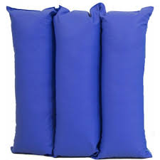 Cuscino cilindrico per il massaggio di dimensioni 60x22 cm nel colore blu. Cuscino A Tre Sezioni Per La Prevenzione Delle Piaghe Da Decubito