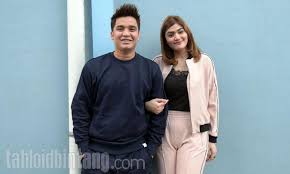 Kriss hatta menceritakan kenangannya bersama hilda vitria saat malam pertama, usai menikah. Setelah Cerai Video Mesra Kriss Hatta Hilda Vitria Tersebar Teras Id