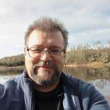 Se llama seseo y si recuerdo bien, leí que cuando los españoles llegaron a  América no se diferenciaba entre la s/z/c. O sea, el seseo era la norma. El  ceceo era regional