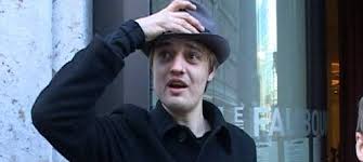 Juni 1972 in manchpool, protektorat mittelengland, heute ghana) ist ein britischer freiheitsrechtler und engagierter, z.t. Pete Doherty Keine Anklage Im Todesfall Mark Blanco Tikonline De