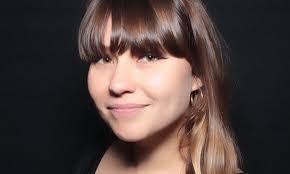 Anna Greenfield's Instagram, Twitter & Facebook