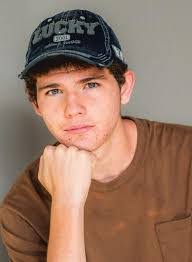 Abe Elliott's Instagram, Twitter & Facebook