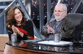 O novo acordo de jô com o fox sports pode diminuir ainda mais as chances do apresentador retornar à globo com. Claudia Raia Relembra Namoro Com Jo Soares Um Dos Grandes Amores Da Minha Vida Bem Parana