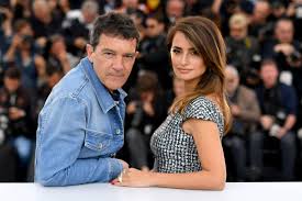 Antonio banderas shared how much it really costs to attend the 2020 oscars during his visit to the according to antonio banderas, it's going to cost you a pretty penny. Pain And Glory S Penelope Cruz Antonio Banderas Reuniting For New Movie Ew Com