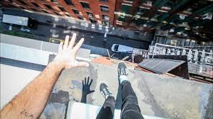 Mimpi jatuh dari ketinggian atau tempat yang tinggi: 8 Hal Ini Akan Terjadi Pada Tubuhmu Saat Jatuh Dari Ketinggian Ngilu