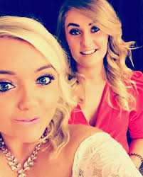 Lauren Amy Thorne (@LaurenAmyThorne)