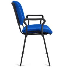 La chaise s'adapte parfaitement aux espaces professionnels modernes. Chaise Visiteur Moby Base Avec Accoudoirs Pietement Noir Et Tissu Bleu Chaisepro Fr