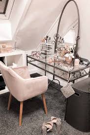 Makeup Vanity Table Ideas To Assist Your Makeup Routine Glaminati Com Glass Makeup Vanity Makeup Table Vanity Vanity Table