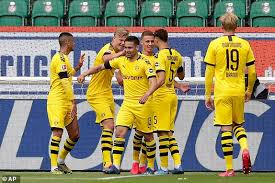 To comparison, on all remaining matches against other teams vfl wolfsburg made a average of 1.8 home goals tore per match and team fc schalke 04 1.5 away goals per match. Wolfsburg Vs Borussia Dortmund Bundesliga Live Score Lineups And Updates Daily Mail Online
