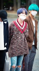 Gleichzeitig ist er auch der zweitälteste member dieser . Suga S Street Style The 10 Best Off Duty Looks Bts S Min Yoongi Has Blessed Us With Soompi