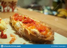 Fácil de fazer, é muito bom. Brusqueta Mit Italienischen Tomaten Und Kase Stockfoto Bild Von Foto Pesto 147955636