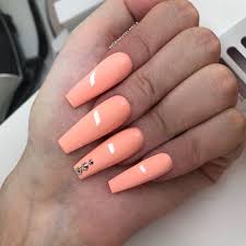 Pink coffin nails, like the ones in pictures shown below look very impressive when worn on the nails, no matter what design or art you engrave on them. Ozdenguzelnails Coffin Nails Designs Peach Acrylic Nails Long Nails
