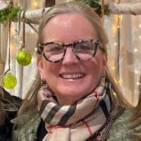 Ellen Legg's Instagram, Twitter & Facebook