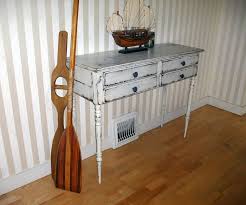 Vintage Mobel Selber Machen Ein Weisser Beistelltisch Vintage Mobel Selber Machen Mobel Selber Machen Klassisches Buffet