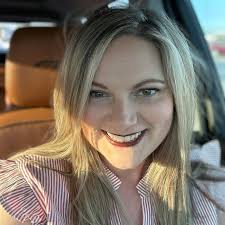 Hello! Thanks for the chance! 🍎 I'm Vanessa Escarcega from Chula Vista,  CA. 🍎 I teach 3rd grade at Veterans Elementary, which is a Title 1 school!  🍎I am currently