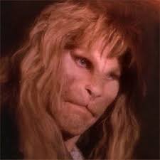 Die new yorker polizeibeamtin catherine cat chandler (kristin kreuk), die eine traumatische vergangenheit hat, verliebt sich in den arzt vincent keller (jay . Ron Perlman As Vincent From The Tv Show Beauty And The Beast 1987 90 Which Was A Very Interesting Sho Show Beauty Vincent And Catherine Beauty And The Beast