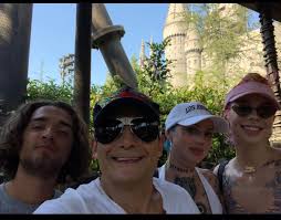 cdogg22 SPENT THE DAY @unistudios CELEBRATING A VERY SPECIAL BDAY 4 R BRAND  NEW BACKING VOCALIST @_adrienskye_ SO @horuseyezen & I ROOK HER 2  @unistudios W R FRIEND @kayleeesworld & WE HAD