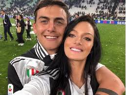 Born 15 november 1993) is an argentine professional footballer who plays as a forward for serie a club juventus and the argentina national team.considered one of the world's most valuable players, he is commonly referred to as la joya (the jewel) due to his creative style of play, pace, talent, technique and eye for. Wags Juventus Sosok Unik Oriana Sabatini Kekasih Paulo Dybala Bola Tempo Co