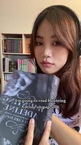 Carrie Phipps's Instagram, Twitter & Facebook