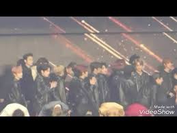 V menciptakan kalimat i purple you sebelum jumpa fans bts pada bulan november 2017. Bts V Taehyung And Younghoon The Boyz Interaction At Aaa2018 Taehyung Fanboy Youtube