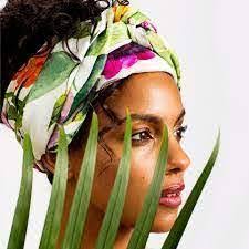 Deidre Lilly's Instagram, Twitter & Facebook