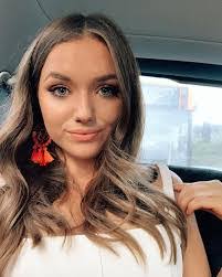 Isabella Benton's Instagram, Twitter & Facebook