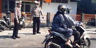 Lubang harus bisa dimasuki benang layang. Leher Tersayat Benang Layangan Seorang Montir Tewas Saat Coba Motor Pelanggan Halaman All Kompas Com