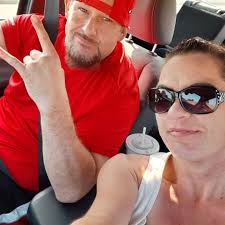 Who does dump runs in Lakeport?