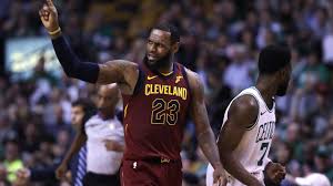 Lebron james fires back at zlatan ibrahimovic as row breaks out between sporting superstars over lebron responded by saying he will never shut up because he understands how powerful his voice. Nba Superstars Gegen Trump Wir Wollen Keine Einladung Ins Weisse Haus Stern De
