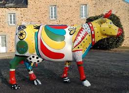 Vache Grandeur Nature En Resine Et Fibre De Verre Style Crocus Realisee Par Oh La Vache Bleue Cow Parade Dinosaur Stuffed Animal Cow