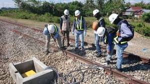 Pembangunan jalur kereta api di sulawesi sudah dimulai sejak 13 november 2015. Len Bangun Jaringan Jalur Kereta Api Pertama Di Sulawesi