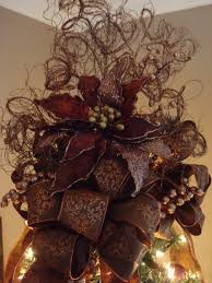 Centros De Mesa Navideno Color Cobre Buscar Con Google Decoracion De Arboles Copas De Arboles De Navidad Pinos De Navidad