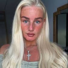 ChelseeBarnewell (@chelseeb_)