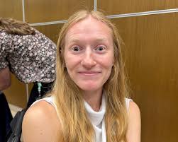 Last night, SCO students participated in the "Alcon Colors Try-On Event,"  enjoying an engaging evening of learning and hands-on experience with  colored contact lenses. Thank you to Alcon and all attendees for