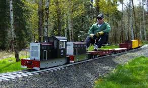 Super Huskie Locomotives Eaton Custom Engineering Ride On Train Garden Railroad Model Trains