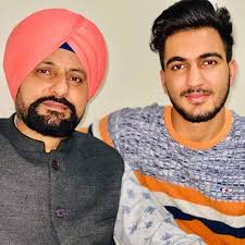 Kulwant Mann's Instagram, Twitter & Facebook